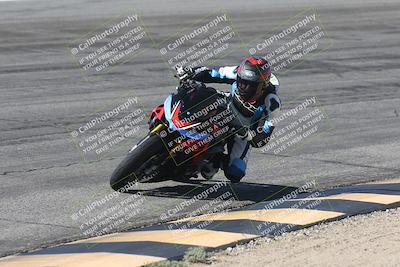 media/Oct-13-2025-Moto Forza (Mon) [[a66d839500]]/3-B Group/Session 2 (Bowl)/